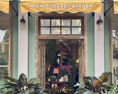 Mom’s Secret Garden Cafe