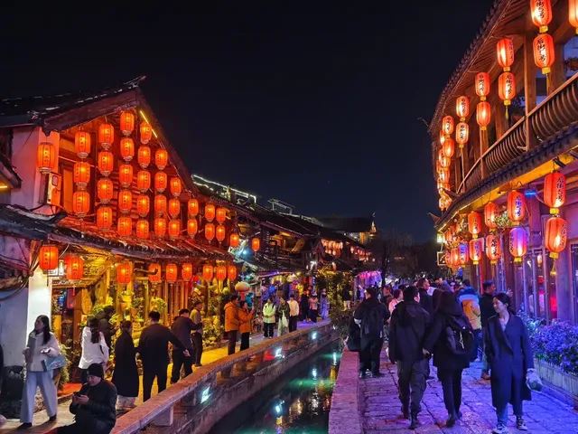 麗江自由行, 四方街