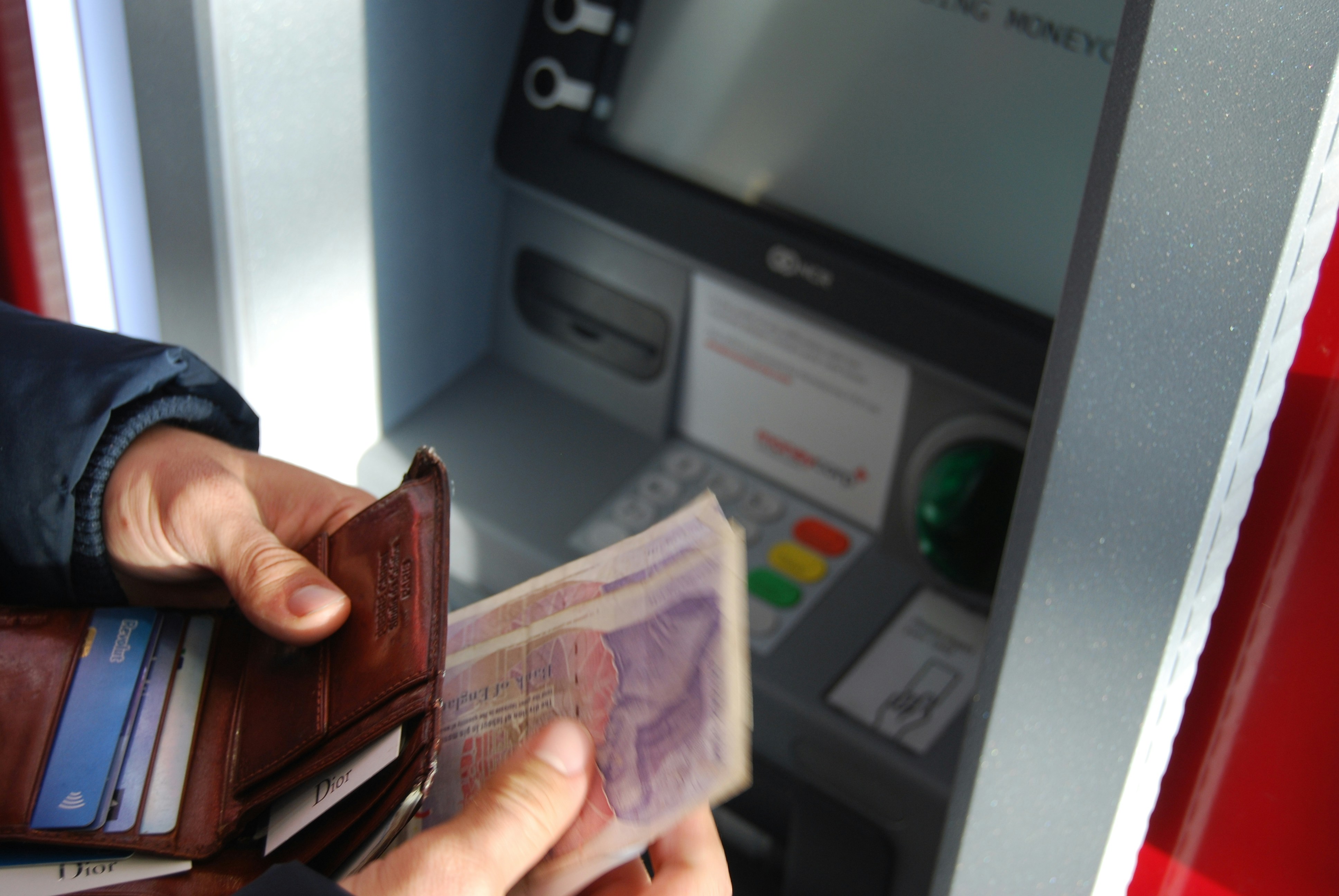 國外 ATM 提領外幣