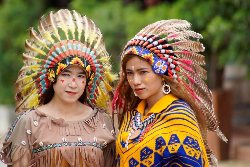 แต่งตัวสไตล์คาวบอย-อินเดียนแดง