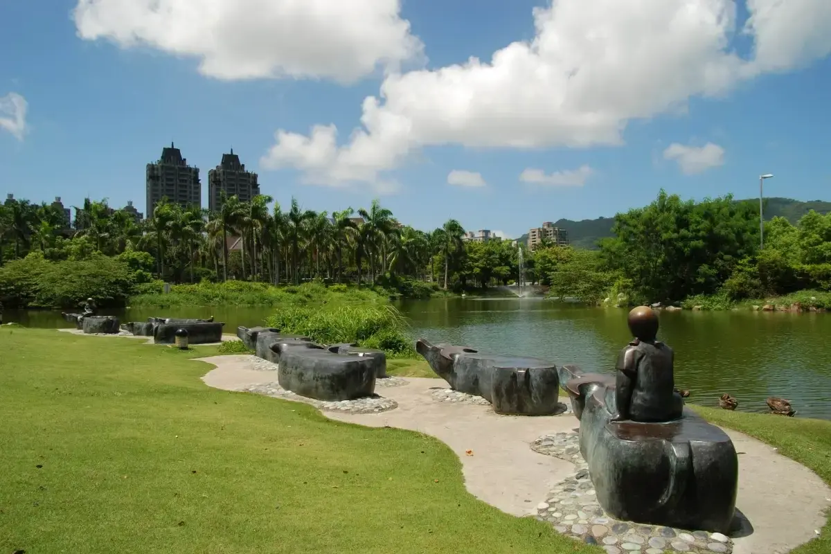 高雄市立美術館