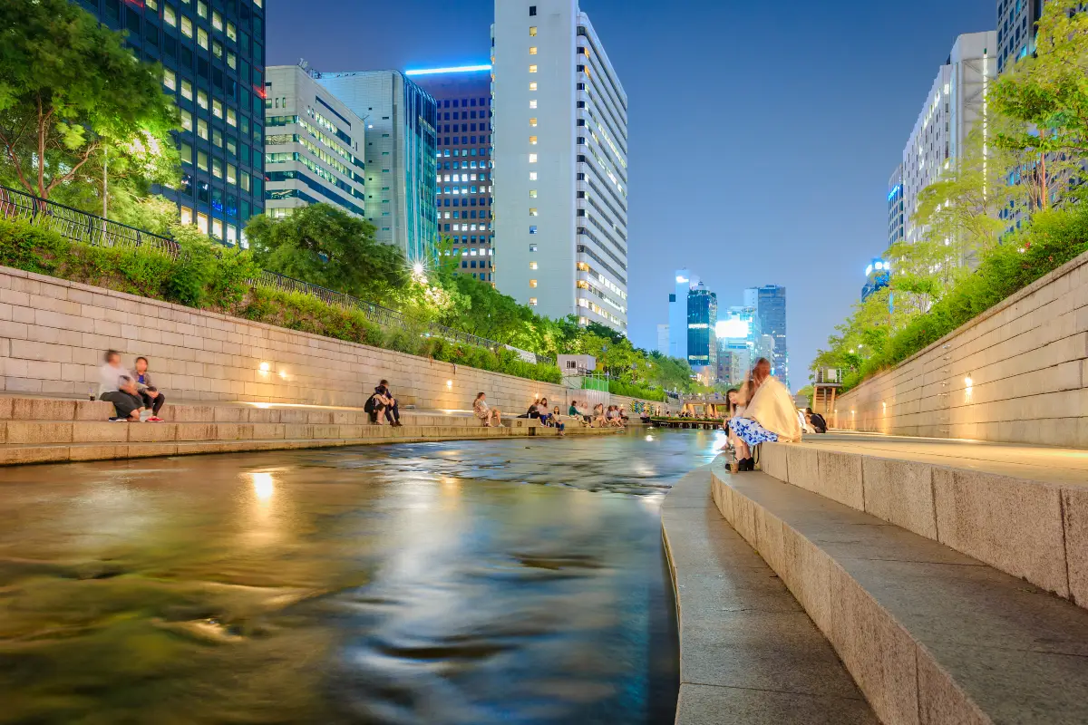 night view of Cheonggyecheon Stream
