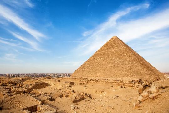 มหาพีระมิดแห่งกีซา (Great Pyramids of Giza)