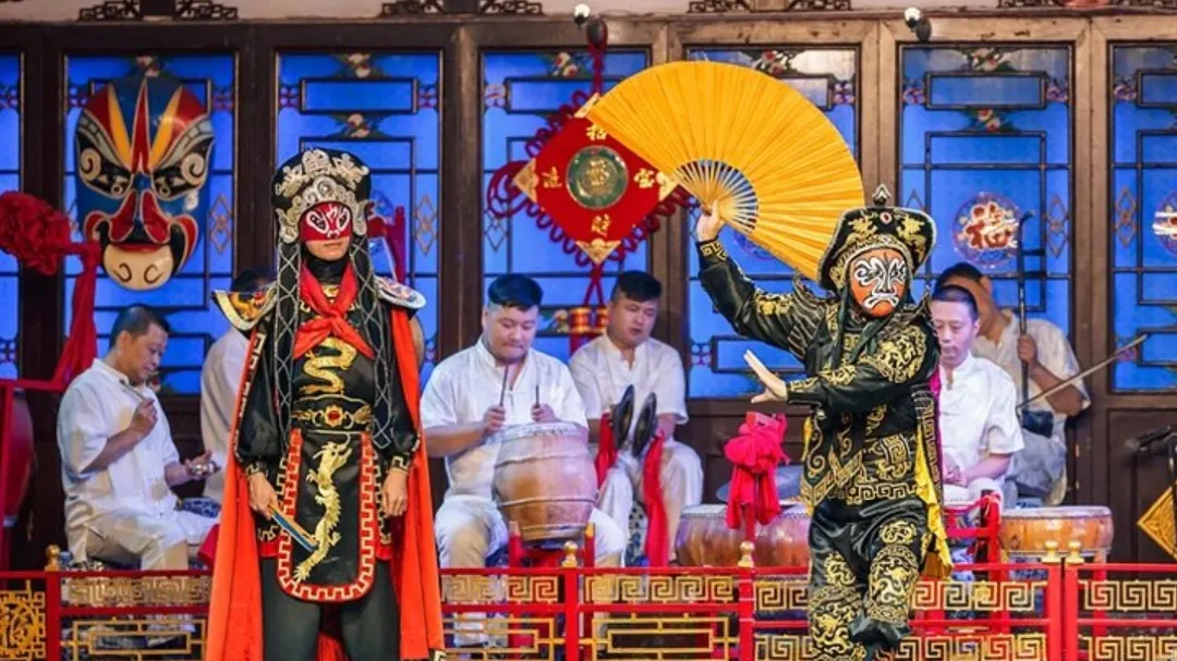 งิ้วเปลี่ยนหน้ากากเสฉวน