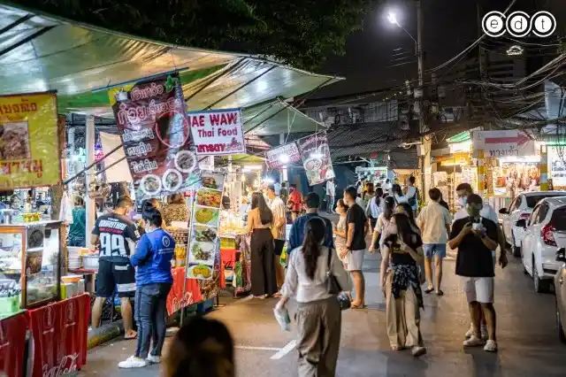 ตลาดนัดจตุจักรตอนกลางคืน-2