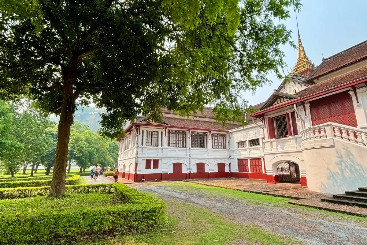 เที่ยว ลาว