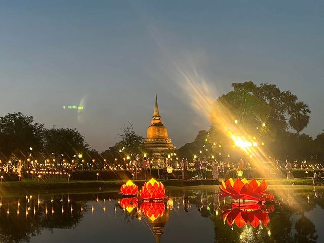 สุโขทัย - งานเผาเทียนเล่นไฟ