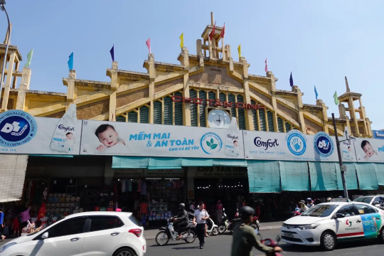 entrance at Tan Dinh Market