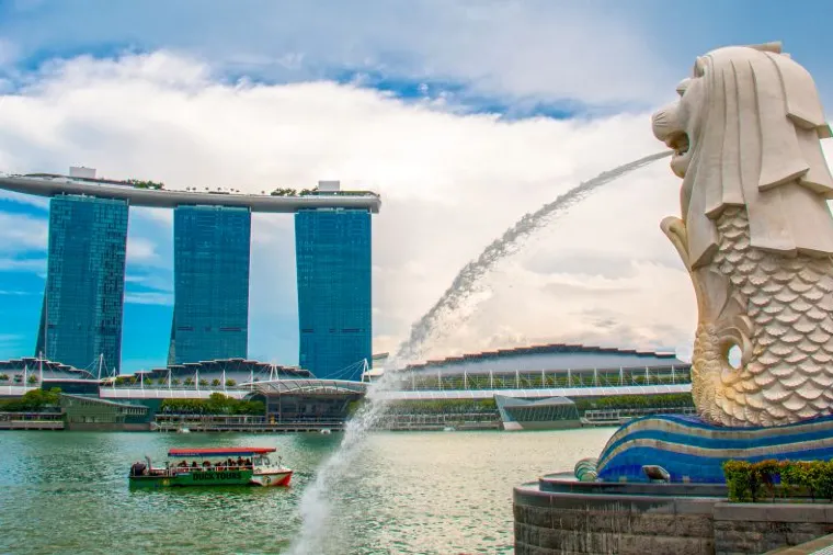 scene at merlion