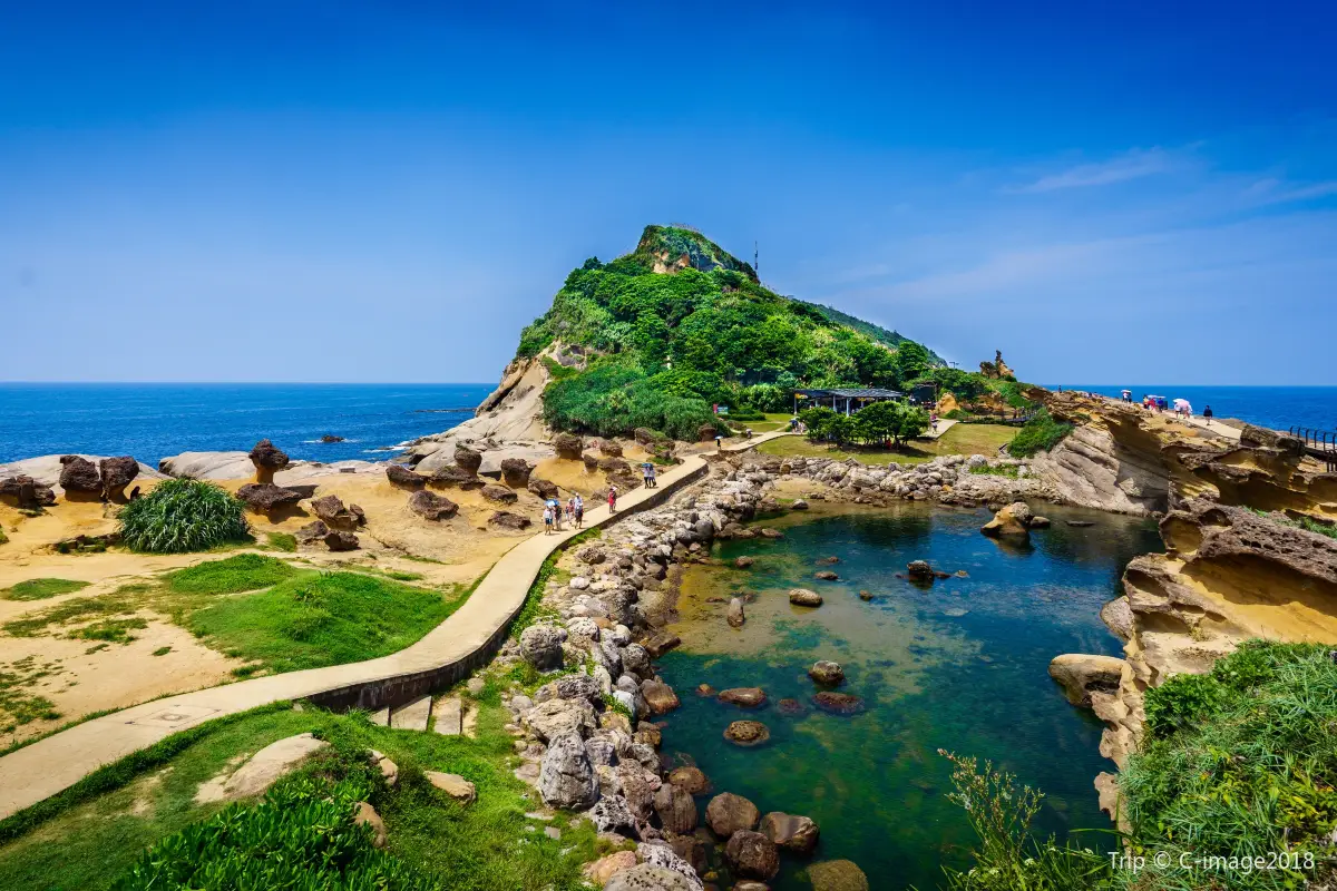 A panoramic image of Yehliu park