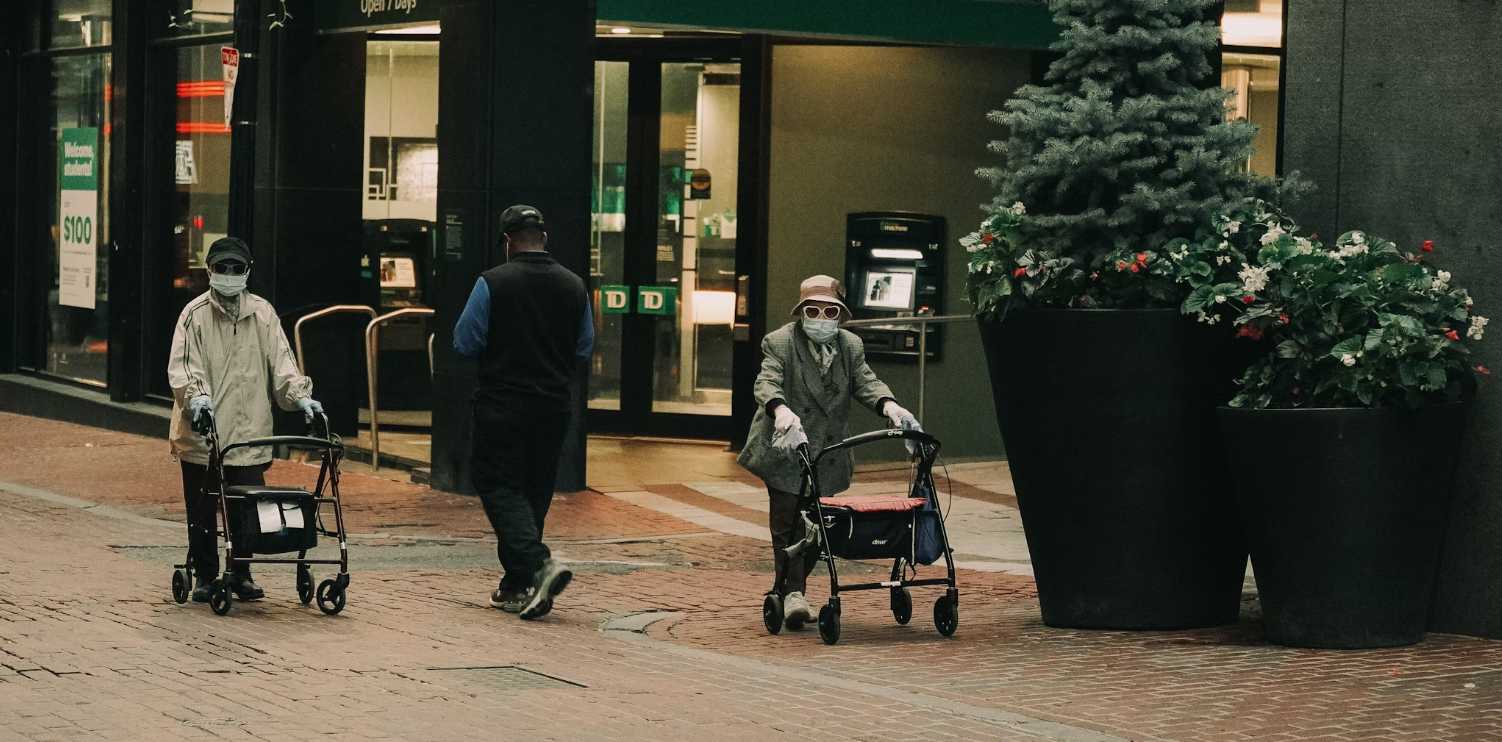  รถเข็นขึ้นเครื่องบิน