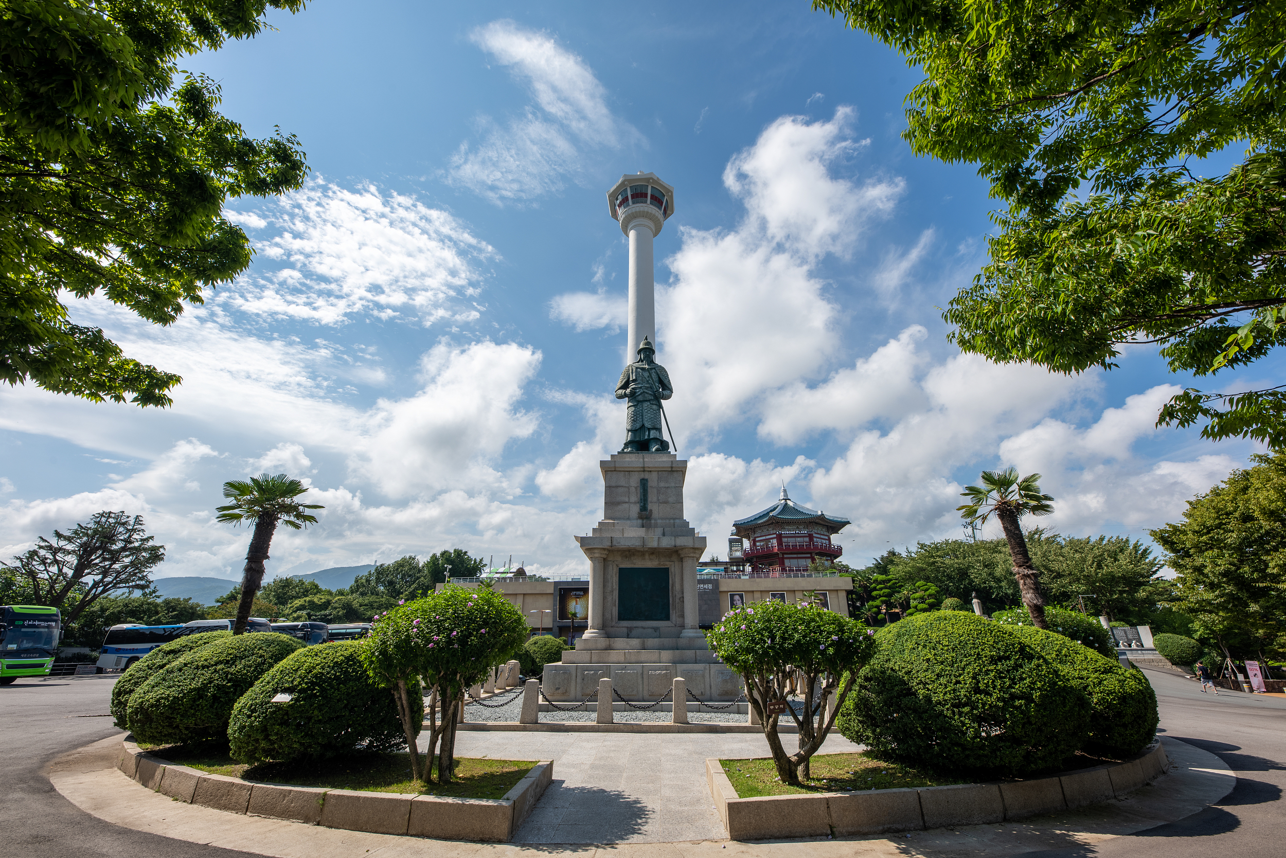 釜山塔／龍頭山公園