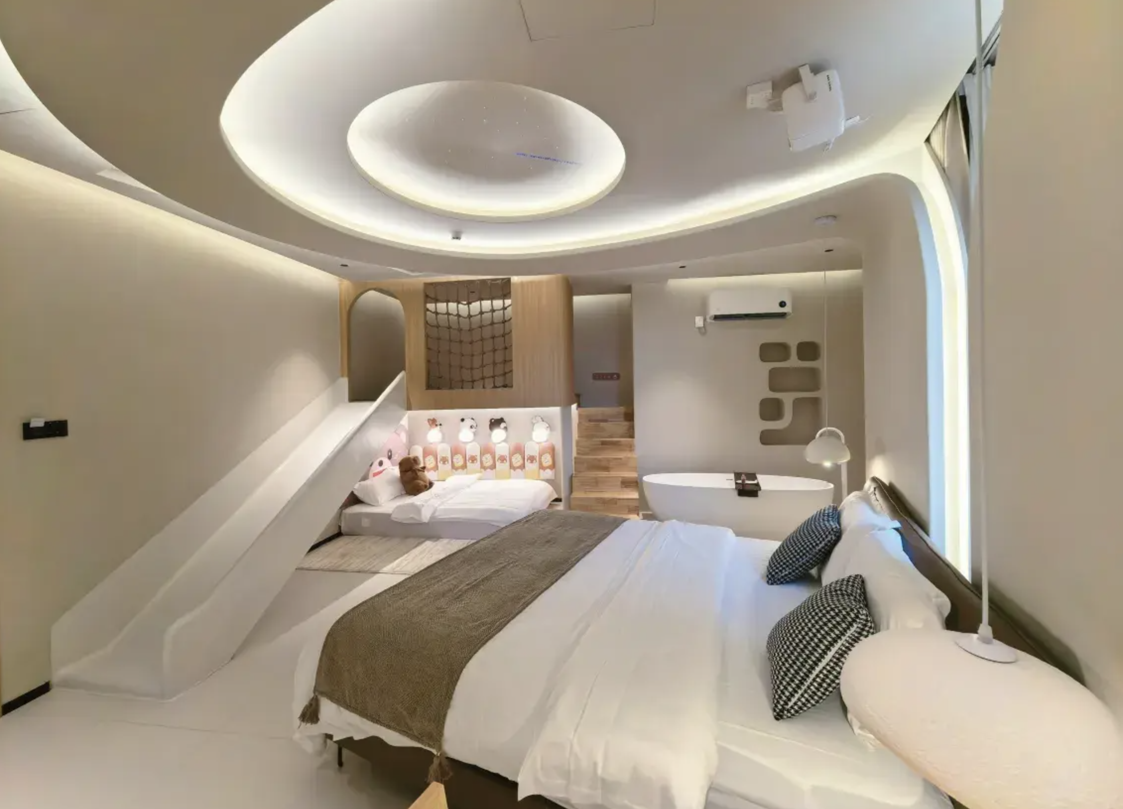 廣州滑梯酒店 # 5 | 寶瑰Begrace·童夢（番禺萬博中心長隆店）