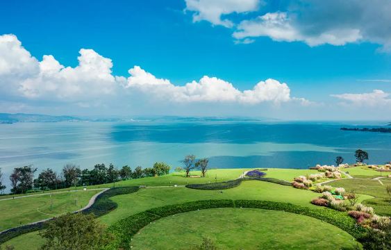 ทะเลสาบเตียนฉือ (Dianchi Lake)