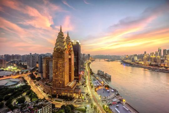 เที่ยวฉงชิ่ง 4 วัน 3 คืน ${currentYear} พักย่านไหนดี? รวมที่กิน ที่เที่ยว ฉบับสมบูรณ์ | Trip.com