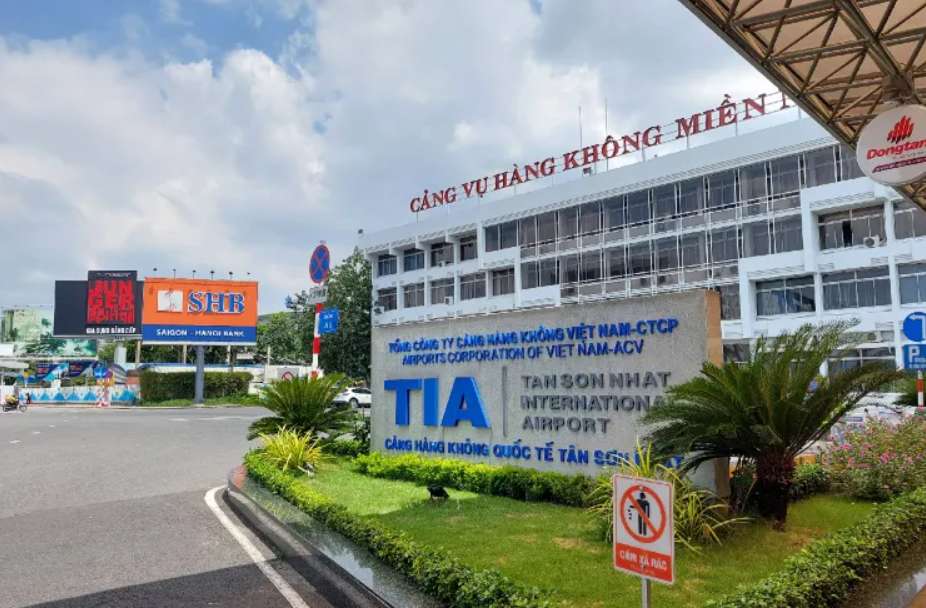 สนามบินโฮจิมินห์ (เตินเซินเญิ้ต)