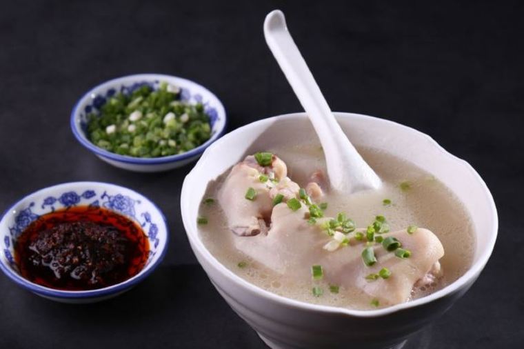 易老媽蹄花．特色川菜