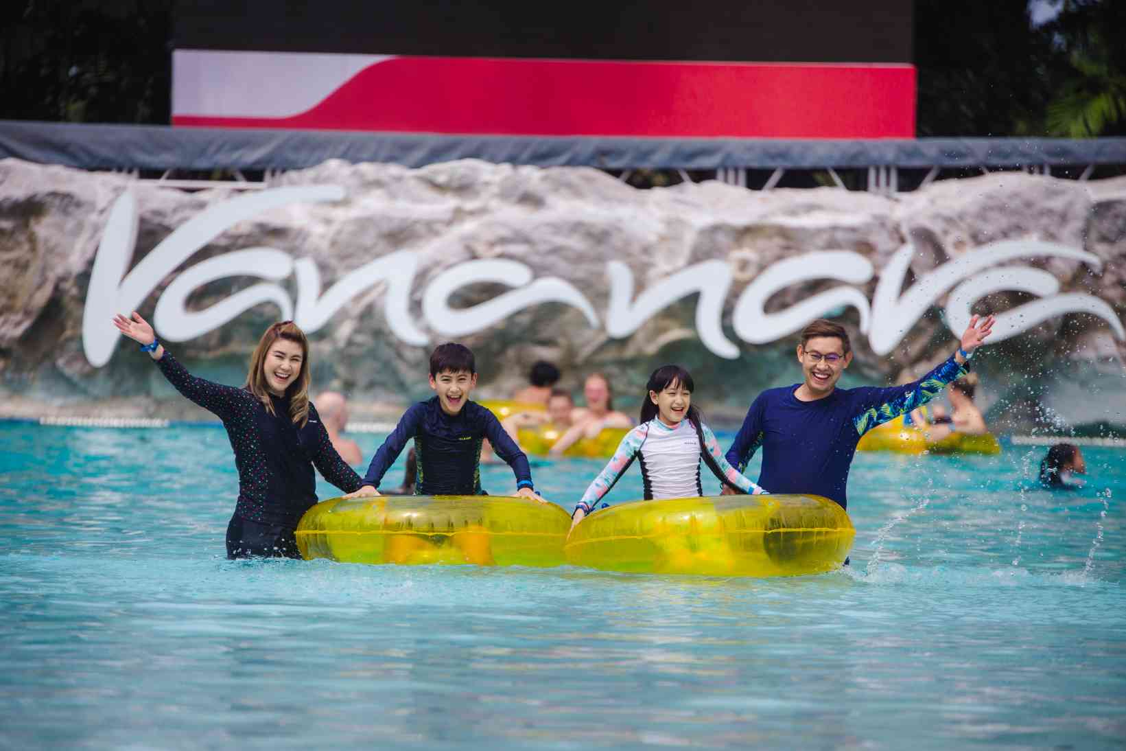 สวนน้ำวานา นาวา หัวหิน (Vana Nava Water Jungle)