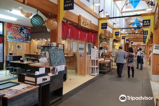 冰見漁港場外市場冰見番屋街