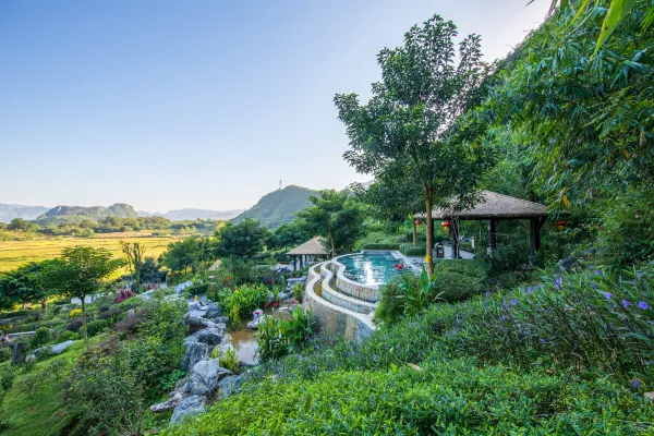 清遠溫泉, 清遠寶晶宮天鵝湖溫泉酒店