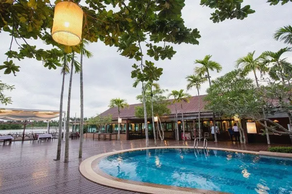 บ้านอัมพวา รีสอร์ท แอนด์ สปา