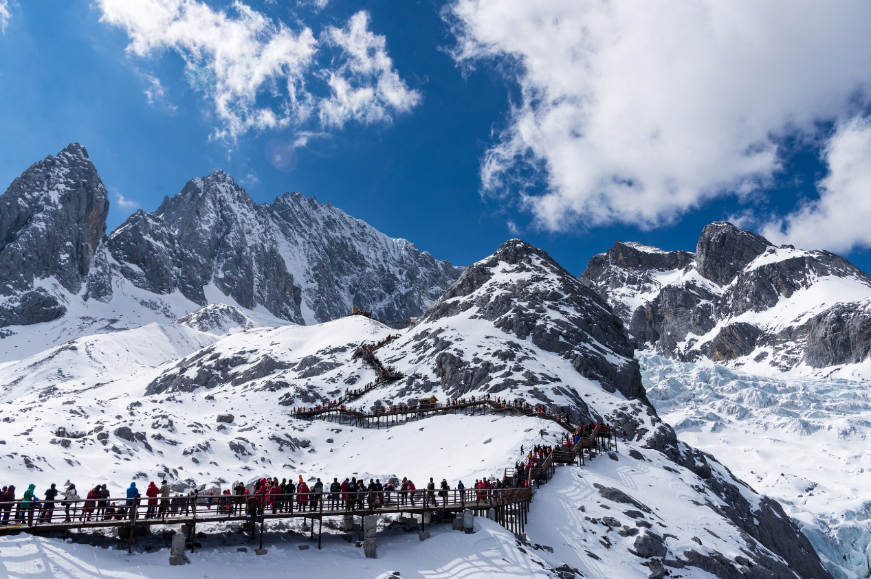  เส้นทางสายเคเบิลภูเขาหิมะมังกรหยก