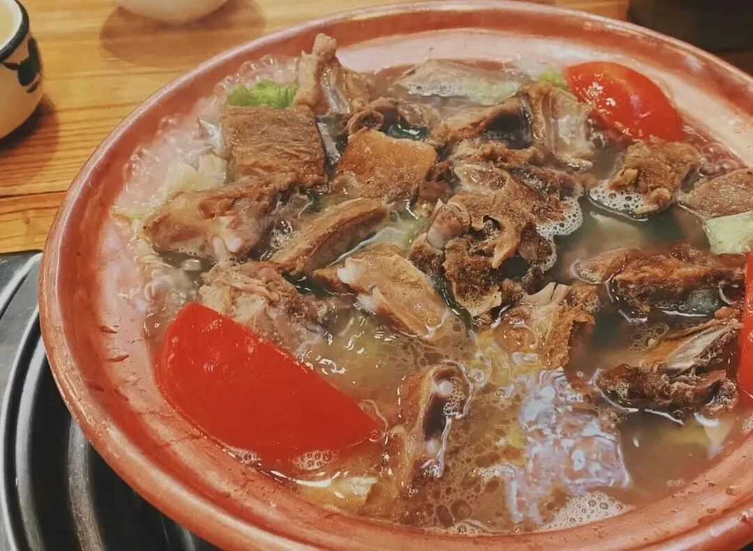 หม้อไฟกระดูกหมูรมควัน