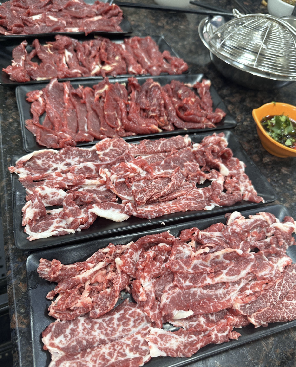 山珍鮮牛肉火鍋