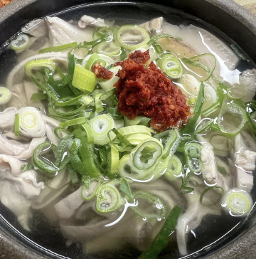 부산 맛집 BEST 10: 유명 돼지 국밥집부터 미쉐린 추천 레스토랑까지