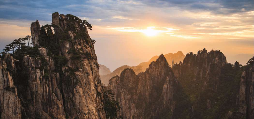 Sonnenaufgang im Huangshan-Nationalpark