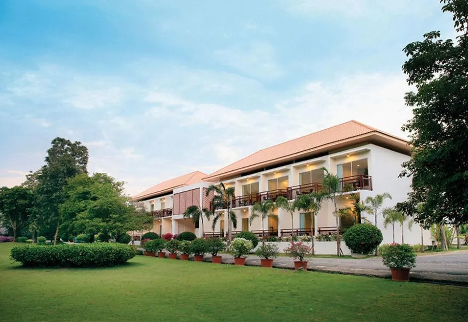 เฟื่องฟ้า ริเวอร์ไซด์ การ์เด้น รีสอร์ท