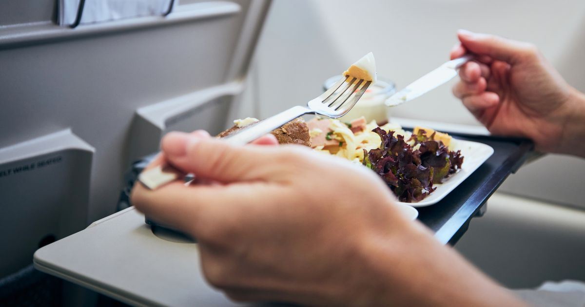 Starlux Airlines รีวิว 2569: รีวิวทุกชั้นโดยสาร เส้นทางบิน บริการ และการจอง | Trip.com