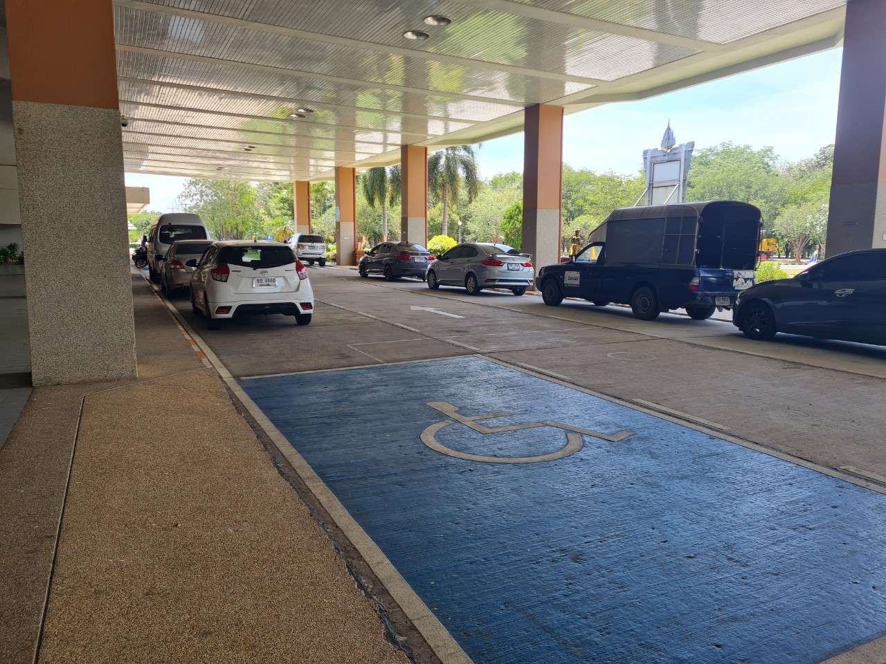 วิธีการเดินทางจากสนามบิน นครราชสีมา ไปยังตัวเมือง