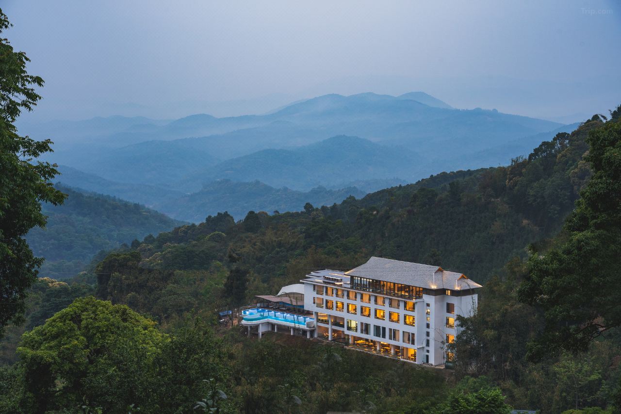 JiangLu Nannuoshan Mountain Inn