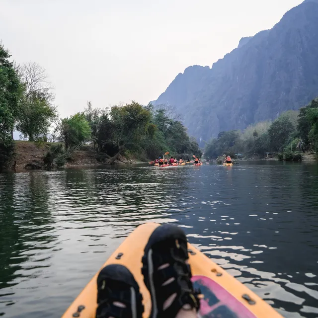 เที่ยว ลาว