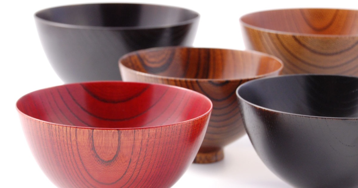 hand-lacquered pieces.