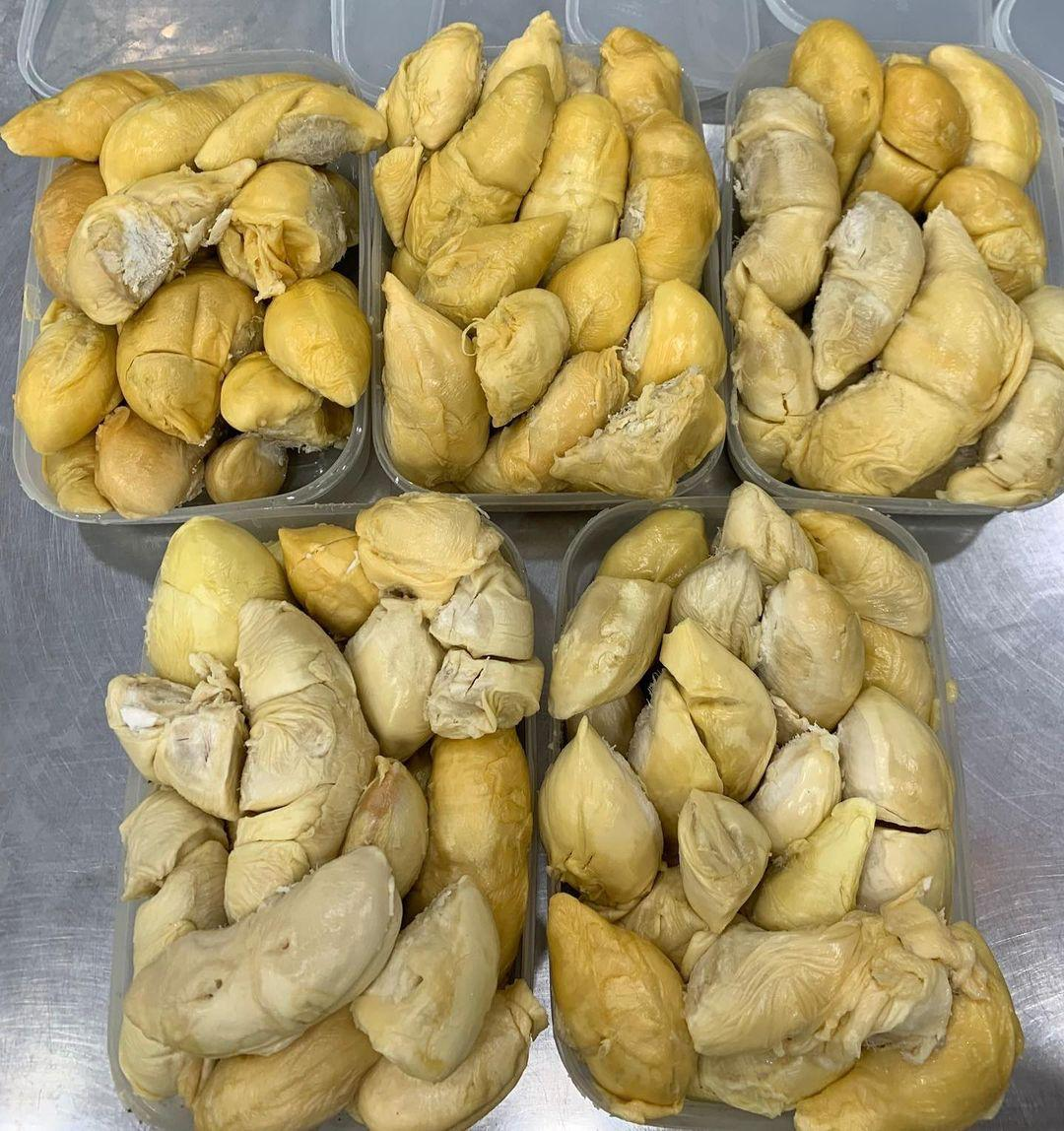 A bunch of fresh durian ucok