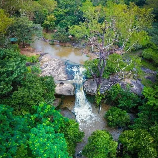 น้ำตกบ๋าหลวง