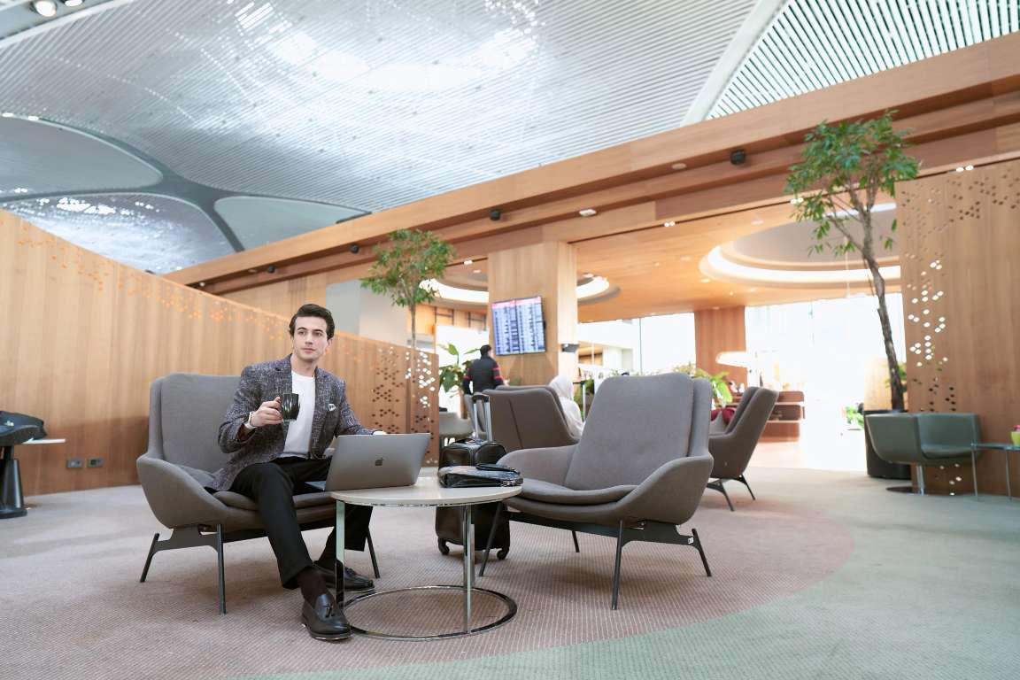 หากคุณมี Priority Pass → เลือก IGA Lounge 