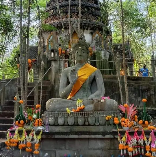 วัดเขาเจดีย์ พระใหญ่