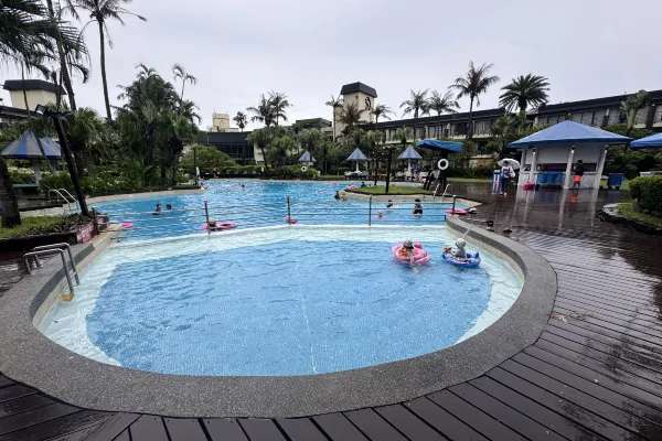 墾丁凱撒大飯店設施 椰林泳池＆兒童泳池