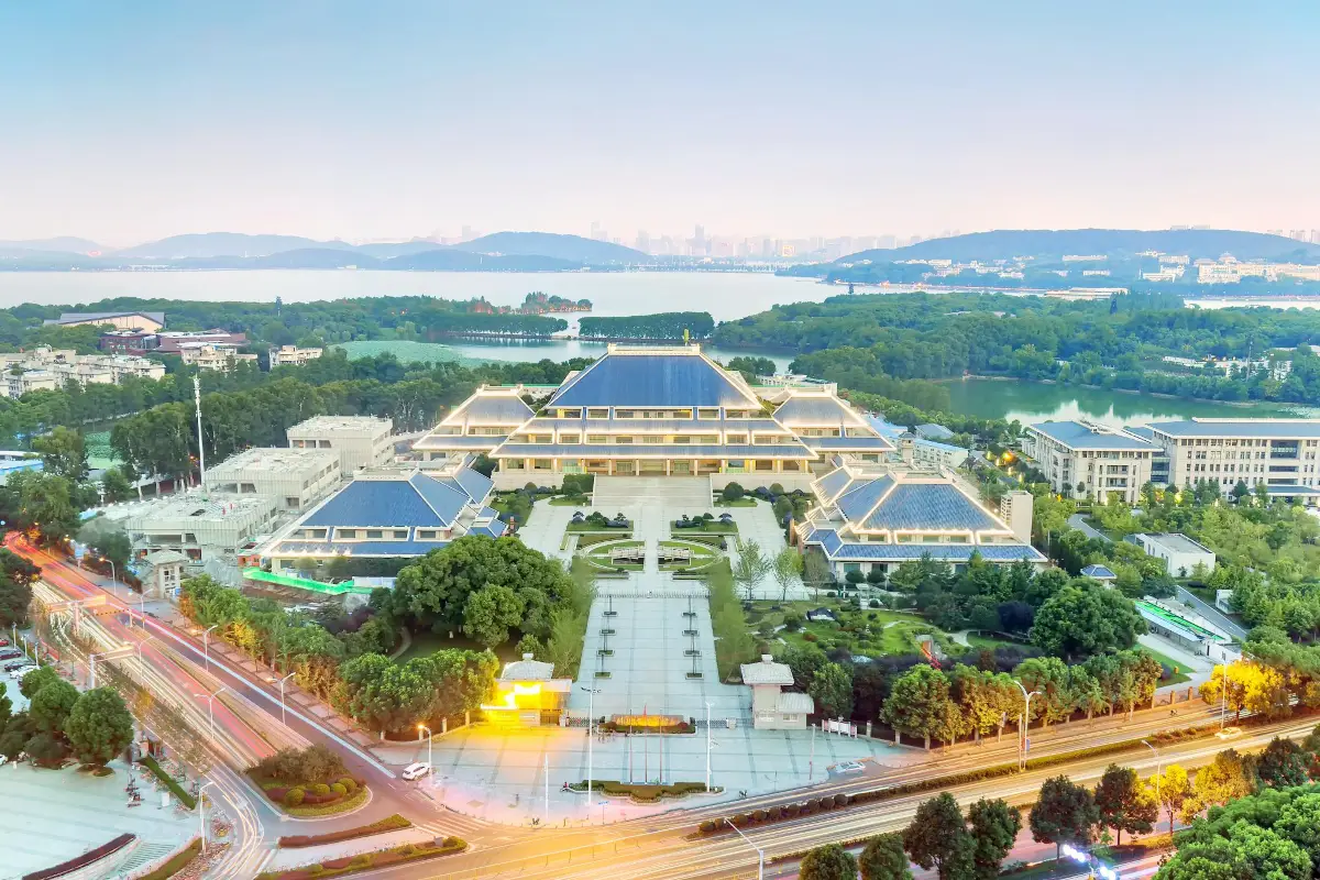 武漢地鐵, 景點, 湖北省博物館