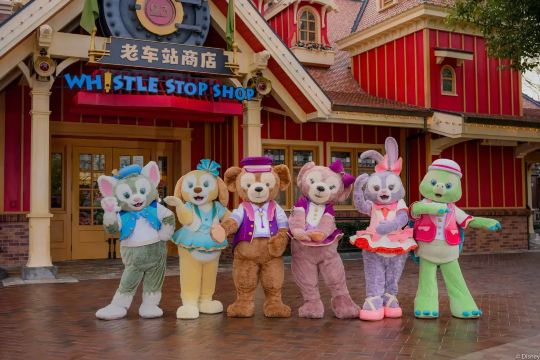 เที่ยว Shanghai Disneyland ต้องใช้พาสปอร์ตไหม? วิธีใช้ GAL Code และผูกแอปก่อนเข้าสวน | Trip.com