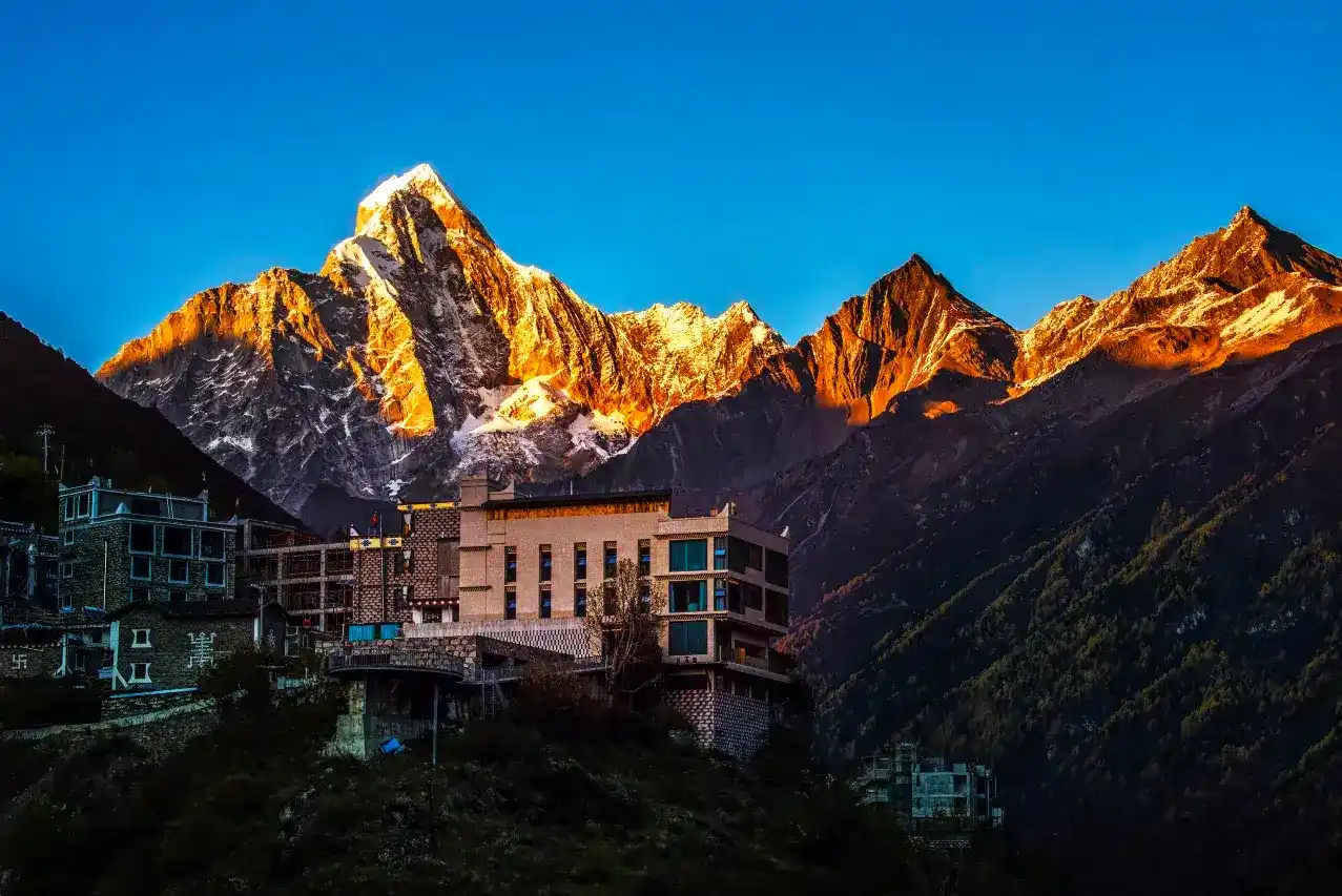 Siguniangshan Xingshan Yueying B&B-1