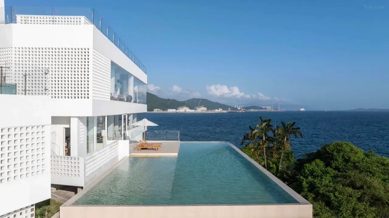 深圳官湖祕野礁石海景酒店無邊際泳池