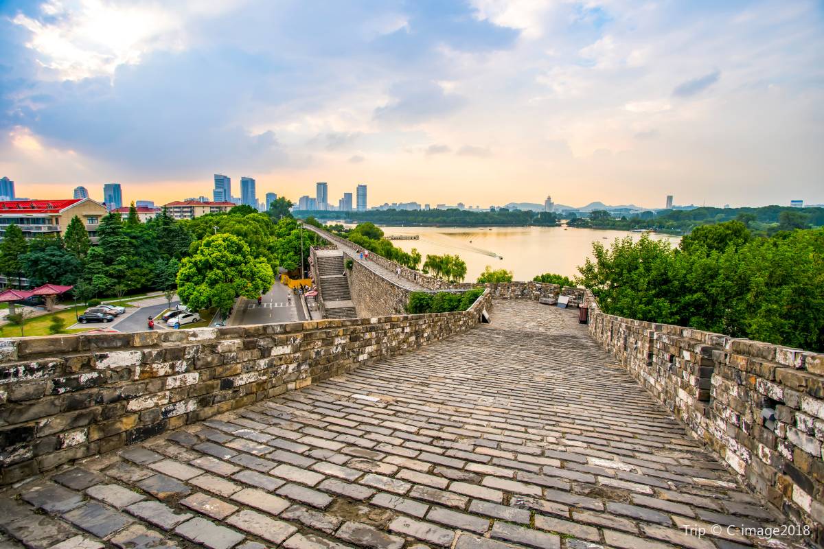 กำแพงเมืองหนานจิง