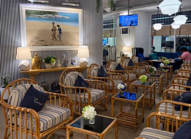 ที่นั่งรับรองในเลานจ์สนามบินภูเก็ต