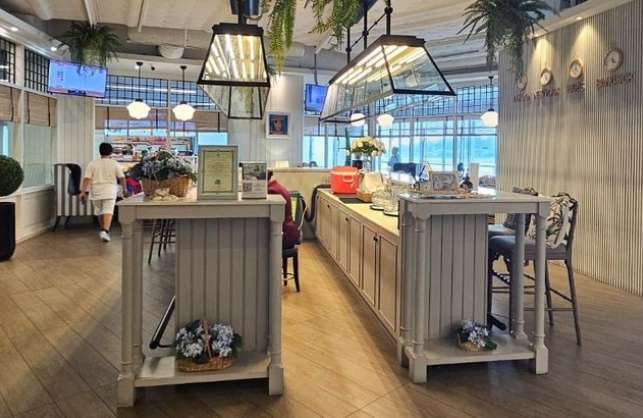 เคาน์เตอร์อาหารเลานจ์สนามบินภูเก็ต