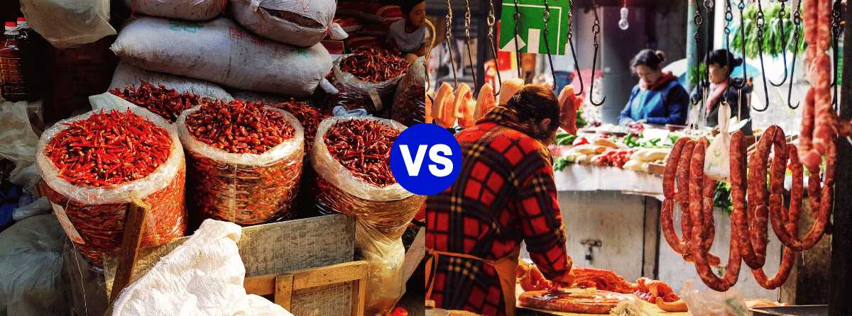 Confronto tra sacchi di peperoncini impilati e una bancarella di insaccati appesi in un mercato cinese