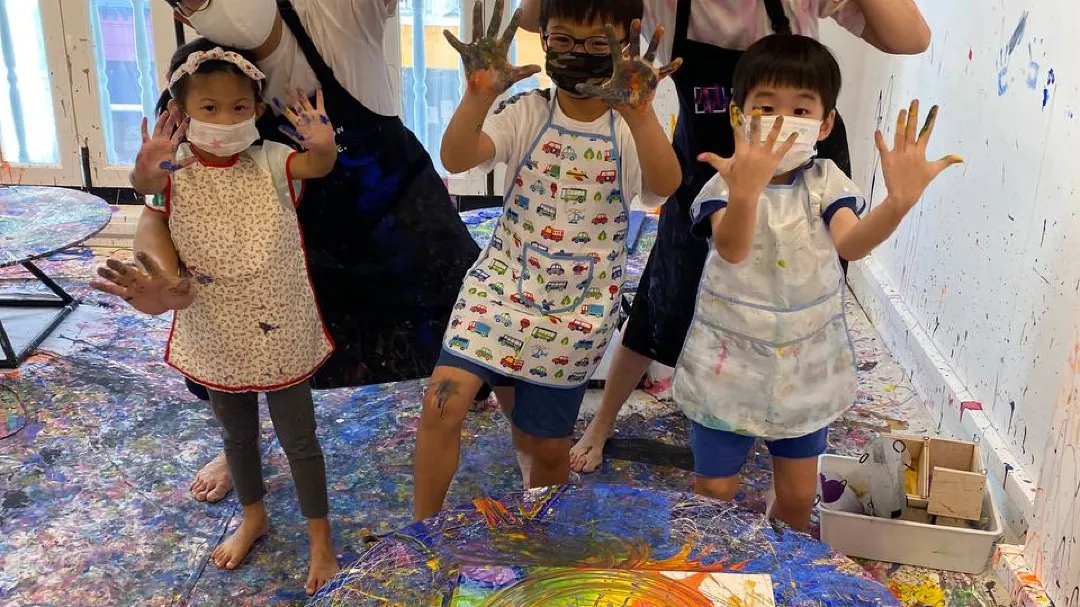 happy kids at Motion Art Space